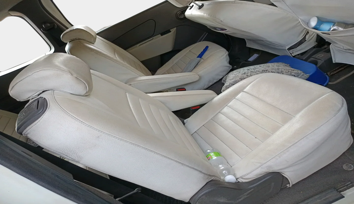 2017 Renault Lodgy 85 PS RXE 7 STR, Diesel, Manual, 1,50,108 km, interior