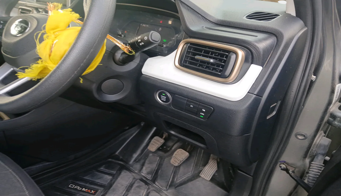 2024 Tata PUNCH ACCOMPLISHED DAZZLE SUNROOF CNG MT, Petrol, Manual, 11,687 km, interior