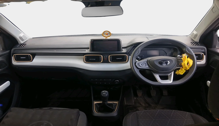 2024 Tata PUNCH ACCOMPLISHED DAZZLE SUNROOF CNG MT, Petrol, Manual, 11,687 km, interior