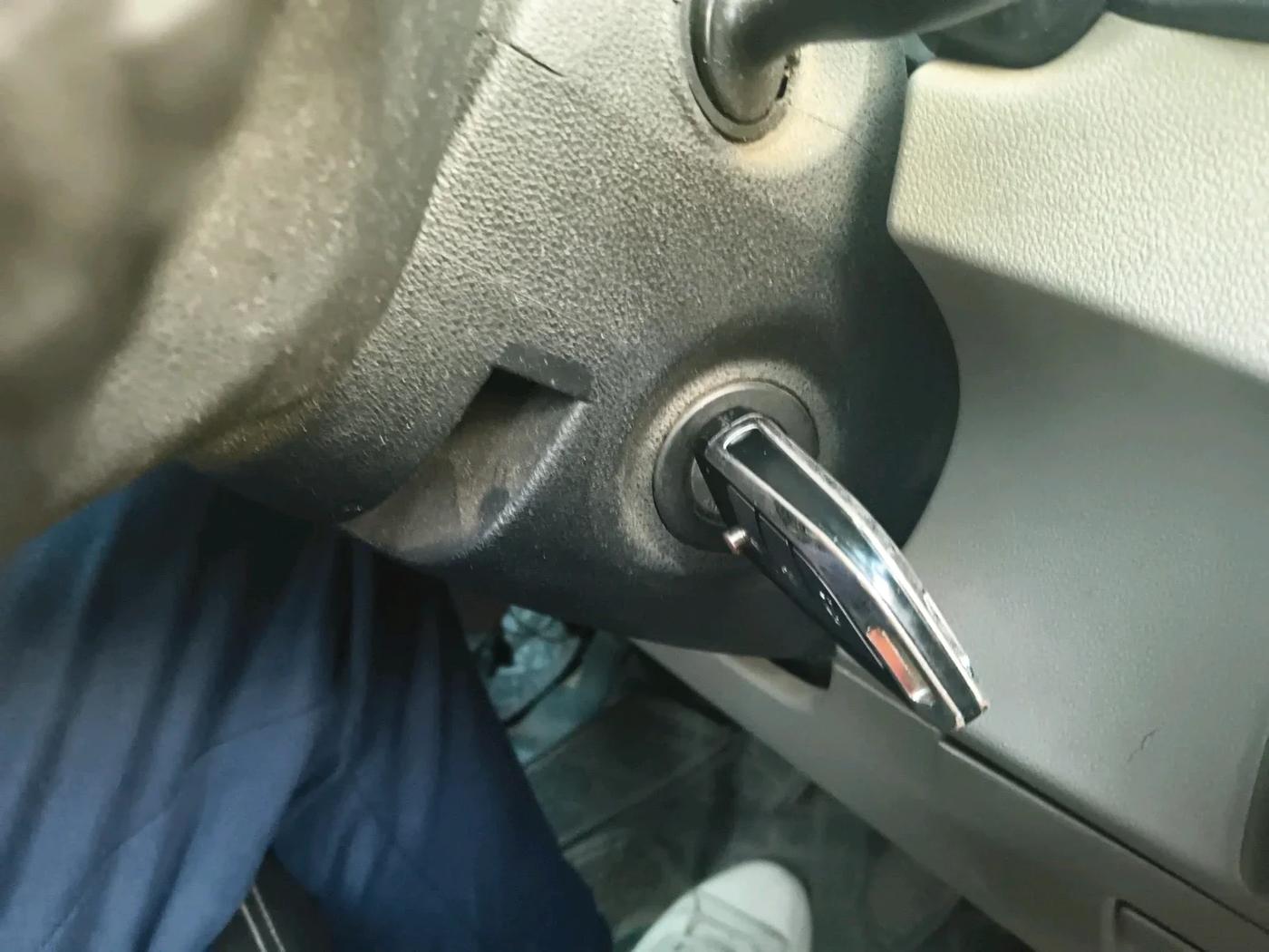 2017 Mahindra Kuv100 K2 6 STR, Petrol, Manual, 54,740 km, interior