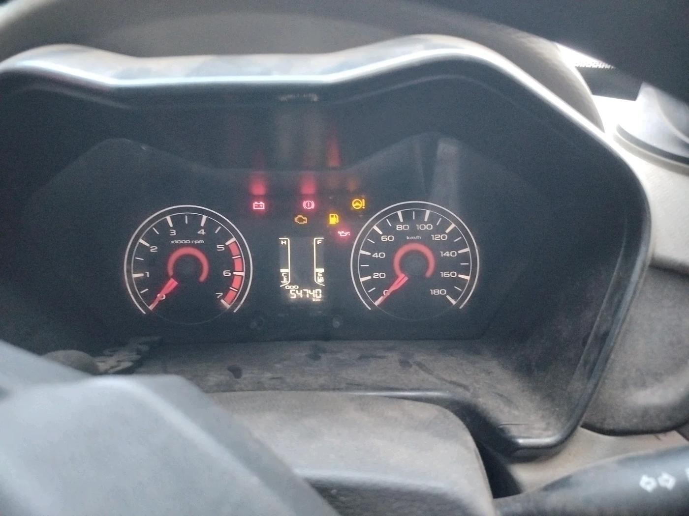 2017 Mahindra Kuv100 K2 6 STR, Petrol, Manual, 54,740 km, interior
