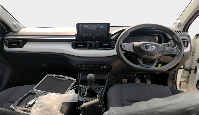 2024 Tata PUNCH PURE MT, Petrol, Manual, 4,121 km, interior