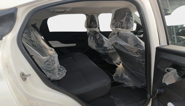 2024 Tata PUNCH PURE MT, Petrol, Manual, 4,121 km, interior