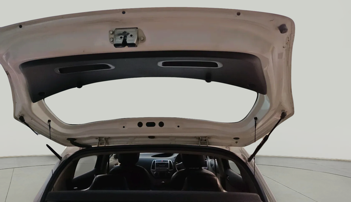 2013 Hyundai i20 MAGNA (O) 1.2, Petrol, Manual, 1,02,818 km, exterior