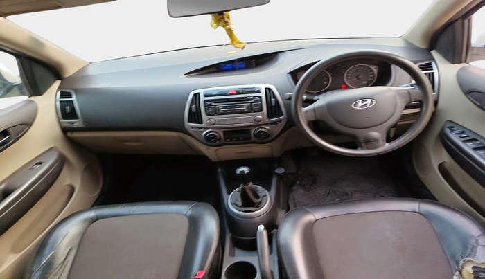 2013 Hyundai i20 MAGNA (O) 1.2, Petrol, Manual, 1,02,818 km, interior