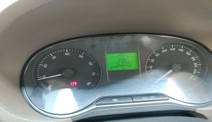 2013 Skoda Rapid ACTIVE 1.6 MPI MT PLUS, Petrol, Manual, 1,03,033 km, interior