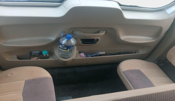 2016 Mahindra TUV300 T8, Diesel, Manual, 90,059 km, interior