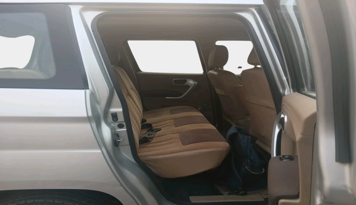 2016 Mahindra TUV300 T8, Diesel, Manual, 90,059 km, interior