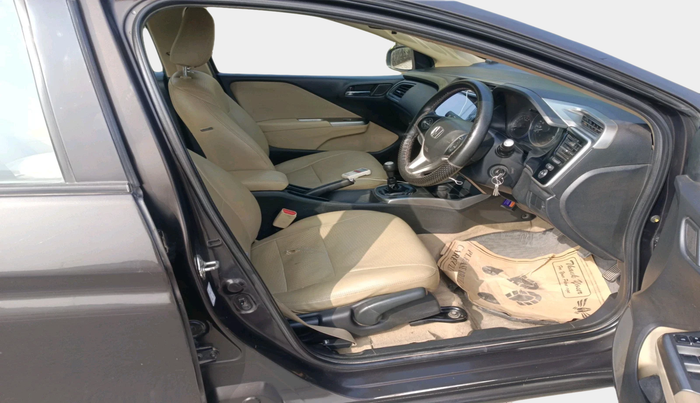 2014 Honda City 1.5L I-VTEC V MT, Petrol, Manual, 1,24,648 km, interior