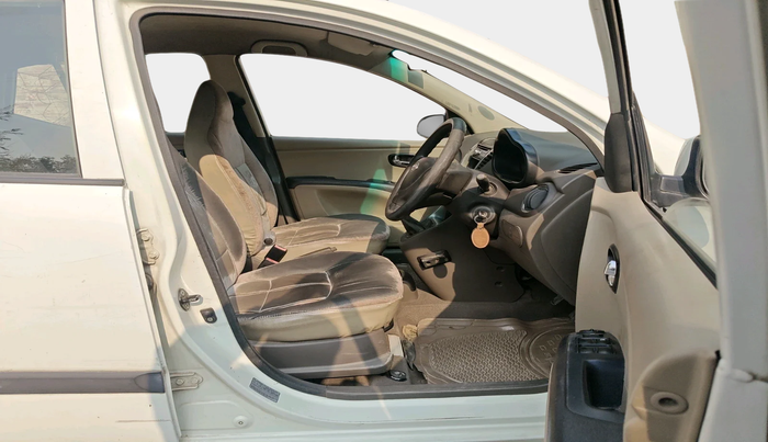 2011 Hyundai i10 MAGNA 1.2, Petrol, Manual, 82,606 km, interior