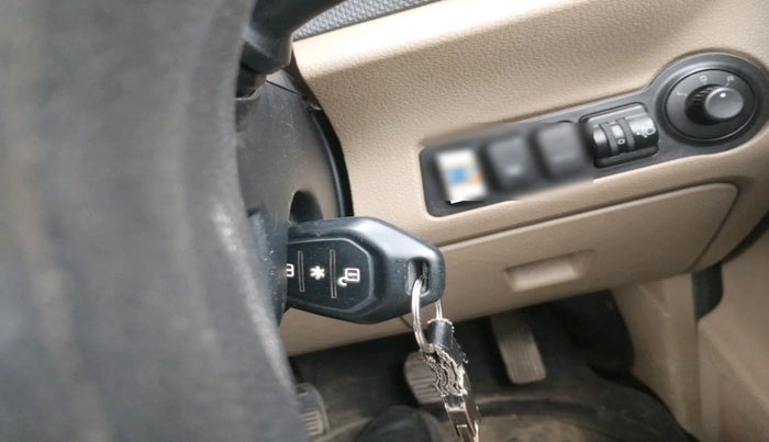 2017 Mahindra TUV300 T10, Diesel, Manual, 89,440 km, interior