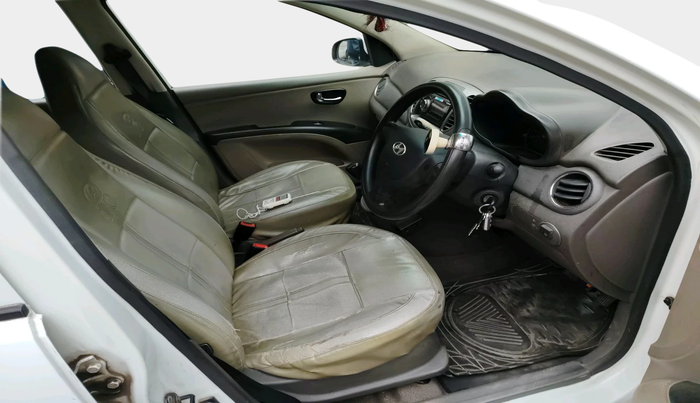 2013 Hyundai i10 MAGNA 1.2, Petrol, Manual, 92,506 km, interior