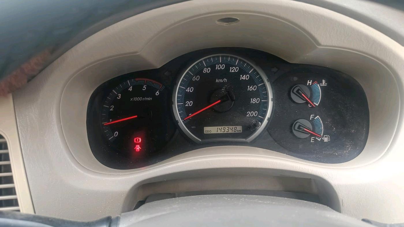 2010 Toyota Innova 2.5 G3, Diesel, Manual, 1,49,685 km, interior