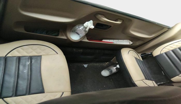 2017 Mahindra TUV300 T8, Diesel, Manual, 1,13,033 km, interior