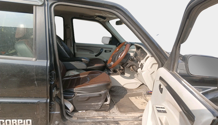 2020 Mahindra Scorpio S9, Diesel, Manual, 61,879 km, interior