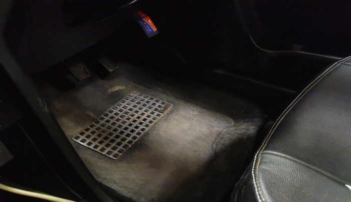 2022 Maruti Vitara Brezza LXI, Petrol, Manual, 6,893 km, interior