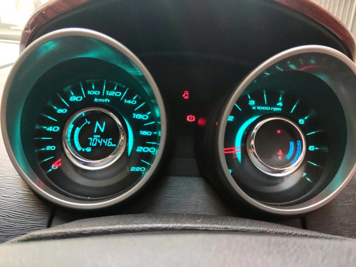 2021 Mahindra XUV500 W7, Diesel, Manual, 70,446 km, interior