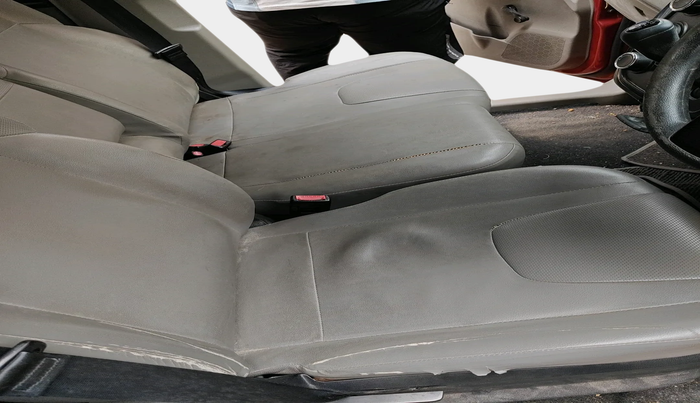 2016 Mahindra Kuv100 K2 6 STR, Petrol, Manual, 27,818 km, interior