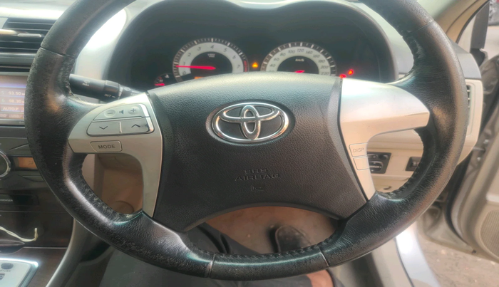 2013 Toyota Corolla Altis G AT PETROL, Petrol, Automatic, 1,20,324 km, interior