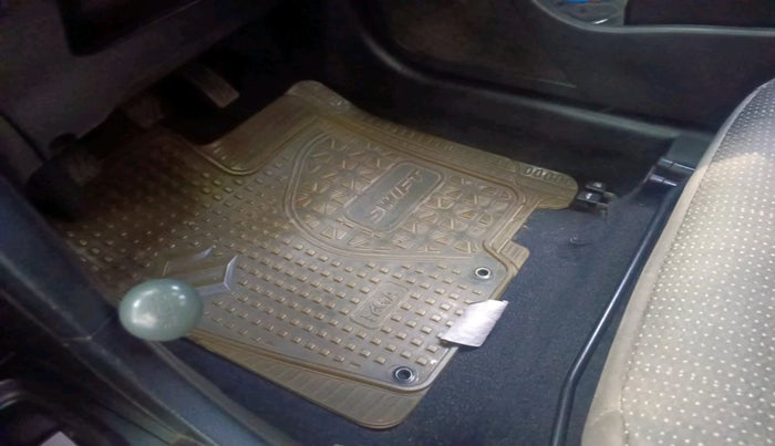 2015 Maruti Swift LXI (O), Petrol, Manual, 50,652 km, interior