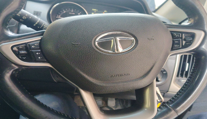 2018 Tata Hexa XTA 4X2 7 STR, Diesel, Automatic, 1,03,411 km, interior