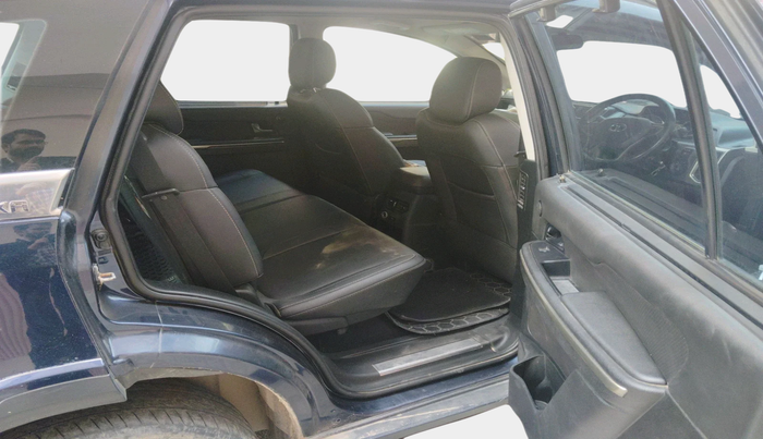 2018 Tata Hexa XTA 4X2 7 STR, Diesel, Automatic, 1,03,411 km, interior