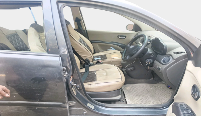 2011 Hyundai i10 MAGNA 1.2, CNG, Manual, 98,844 km, interior