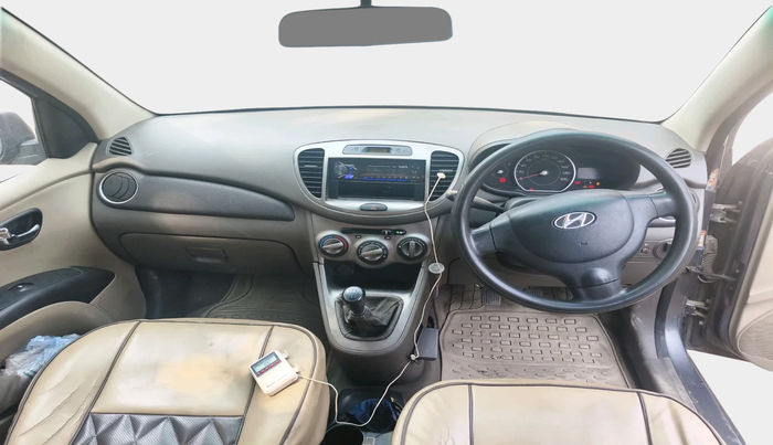 2011 Hyundai i10 MAGNA 1.2, CNG, Manual, 98,844 km, interior