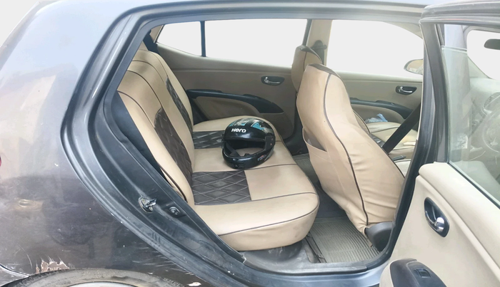 2011 Hyundai i10 MAGNA 1.2, CNG, Manual, 98,844 km, interior