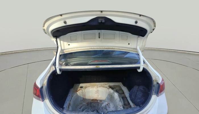 2017 Hyundai Verna 1.6 VTVT SX, Petrol, Manual, 1,38,751 km, exterior