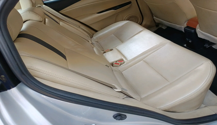 2020 Toyota YARIS V CVT, Petrol, Automatic, 44,195 km, interior