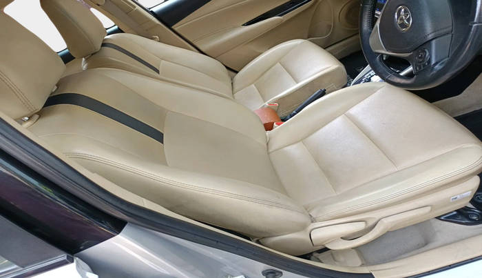 2020 Toyota YARIS V CVT, Petrol, Automatic, 44,195 km, interior