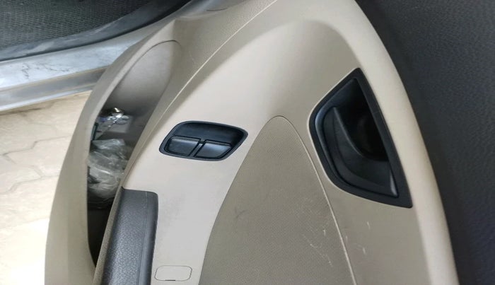 2013 Hyundai Eon ERA +, Petrol, Manual, 1,907 km, interior