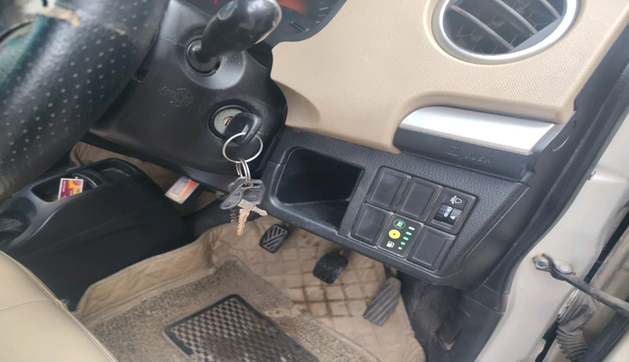 2017 Maruti Wagon R 1.0 LXI CNG, Petrol, Manual, 91,996 km, interior