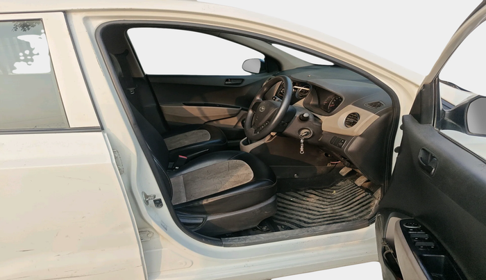 2016 Hyundai Grand i10 MAGNA 1.2 KAPPA VTVT, Petrol, Manual, 23,003 km, interior