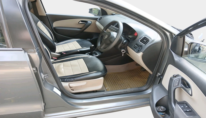 2011 Volkswagen Polo HIGHLINE1.2L, Petrol, Manual, 52,773 km, interior