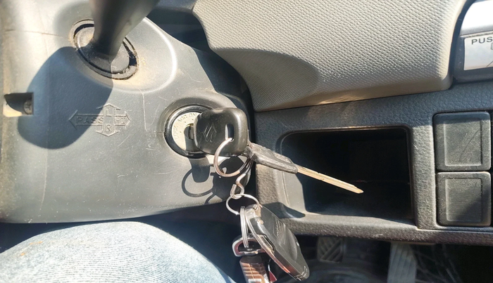 2012 Maruti Wagon R 1.0 LXI, Petrol, Manual, 1,00,173 km, interior