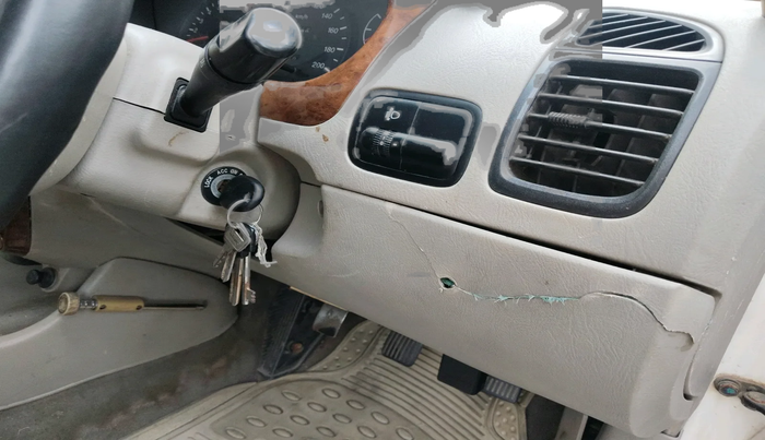 2011 Hyundai Accent EXECUTIVE, Petrol, Manual, 80,898 km, interior