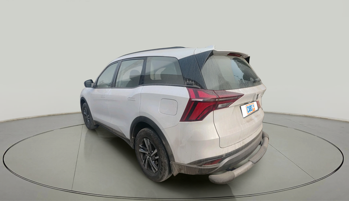 2024 Mahindra XUV700 AX 5 P MT 5 STR, Petrol, Manual, 31,787 km, exterior