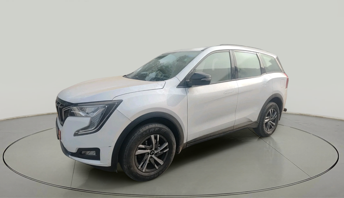 2024 Mahindra XUV700 AX 5 P MT 5 STR, Petrol, Manual, 31,787 km, exterior