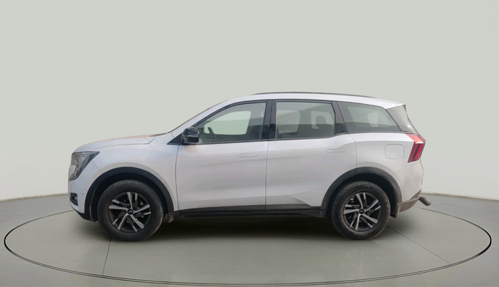 2024 Mahindra XUV700 AX 5 P MT 5 STR, Petrol, Manual, 31,787 km, exterior