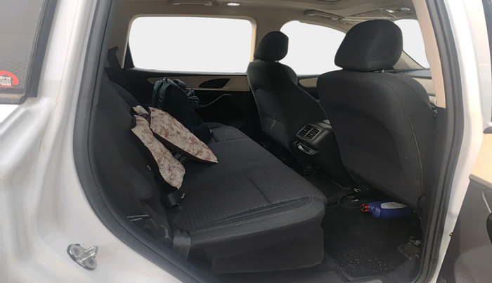 2024 Mahindra XUV700 AX 5 P MT 5 STR, Petrol, Manual, 31,787 km, interior