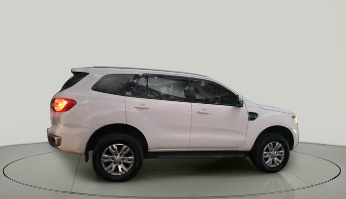 2016 Ford Endeavour TREND 2.2 4X2 AT, Diesel, Automatic, 1,84,048 km, exterior