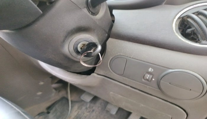 2013 Hyundai i10 MAGNA 1.2, Petrol, Manual, 25,647 km, interior