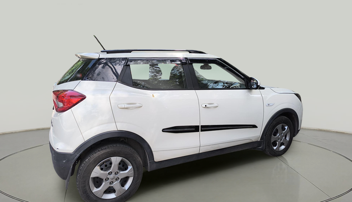 2023 Mahindra XUV300 W6 1.2 PETROL, Petrol, Manual, 13,476 km, exterior