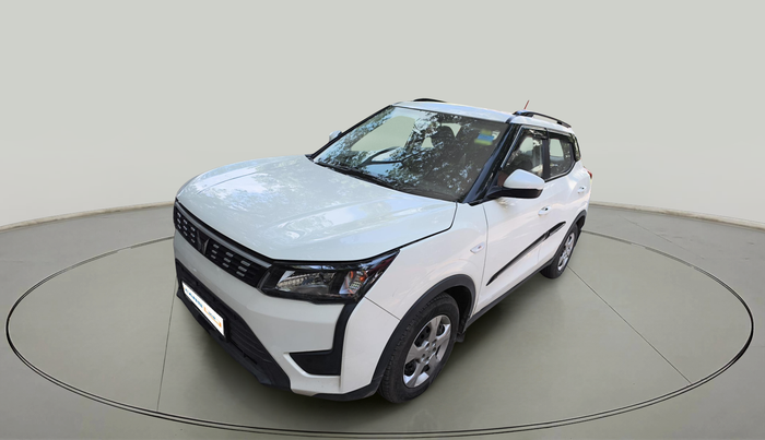 2023 Mahindra XUV300 W6 1.2 PETROL, Petrol, Manual, 13,476 km, exterior