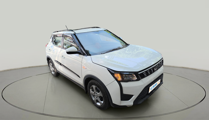 2023 Mahindra XUV300 W6 1.2 PETROL, Petrol, Manual, 13,476 km, exterior