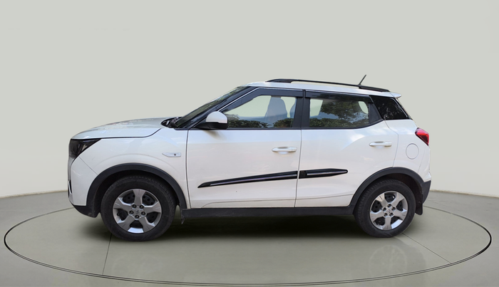 2023 Mahindra XUV300 W6 1.2 PETROL, Petrol, Manual, 13,476 km, exterior