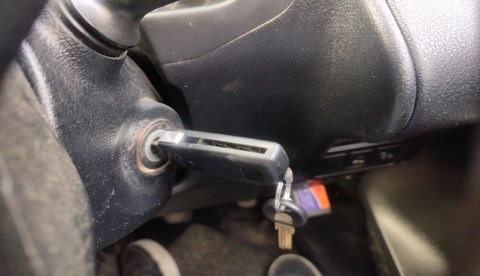 2016 Toyota Innova Crysta 2.4 GX 8 STR, Diesel, Manual, 92,354 km, interior