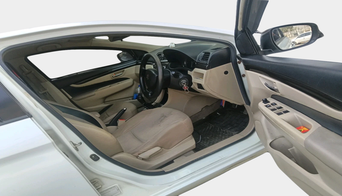 2015 Maruti Ciaz VXI, Petrol, Manual, 2,11,498 km, interior